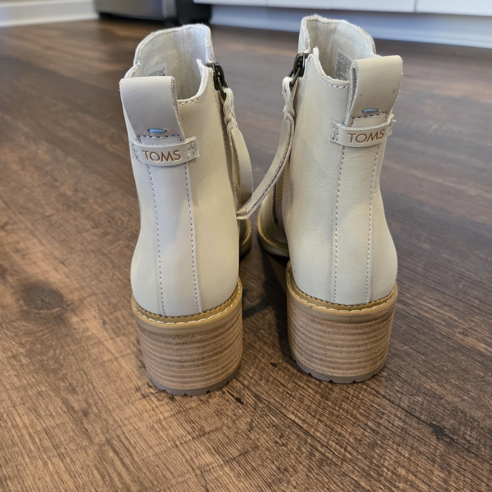 Toms Cream Leather Side Zip Block Heel Ankle Boots - Picture 7 of 7